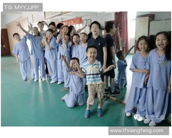 从青涩少年到足球明星的华丽转身与转场手势解析